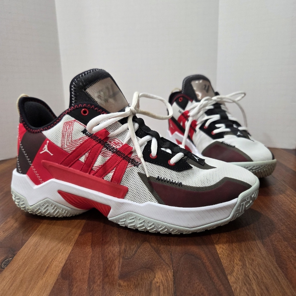 Jordan OneTake 2 Lace Up  CW2457-106 Men's Size 9